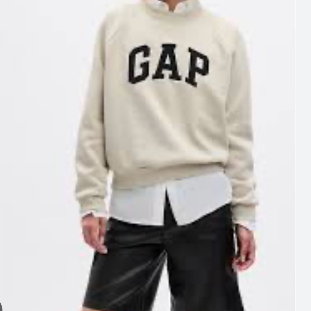 Gap women’s vintage soft Arch logo size : L